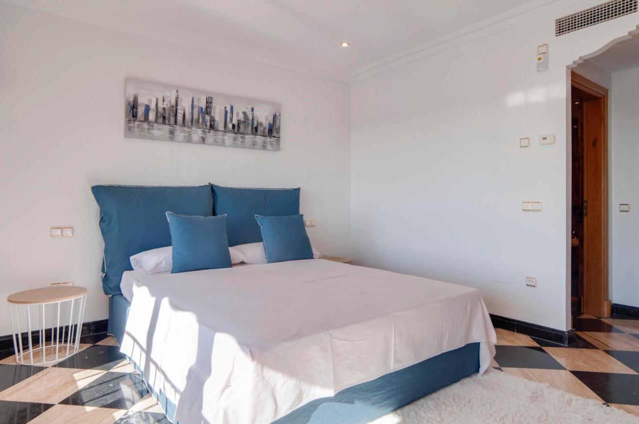 Apartment 218 Puerto Banus Front Line 270 Meters Marbella