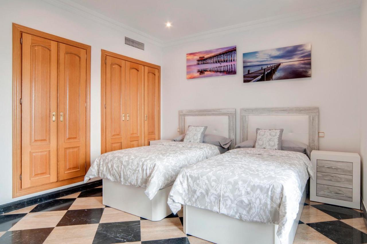 Appartement 218 Puerto Banus Front Line 270 Meters