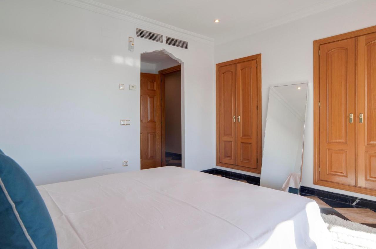 218 Puerto Banus Front Line 270 Meters * Marbella