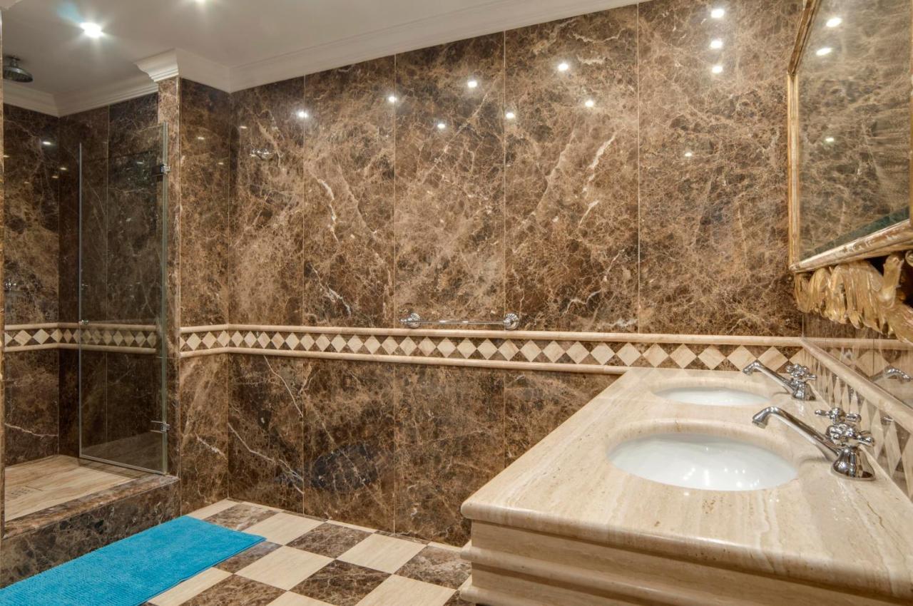 218 Puerto Banus Front Line 270 Meters Appartement Marbellac