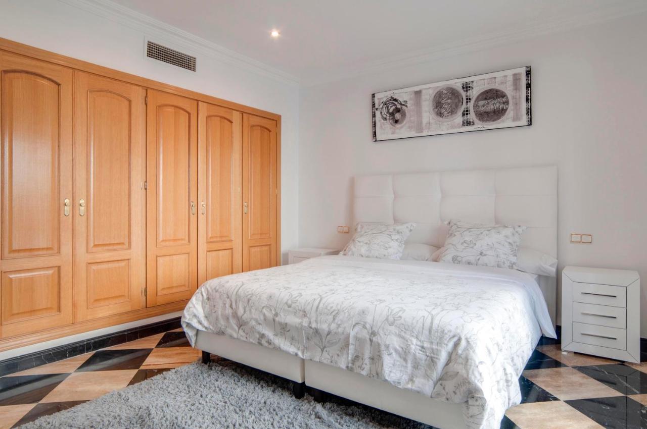 Appartement 218 Puerto Banus Front Line 270 Meters Marbellac